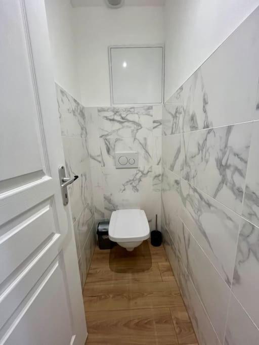 T2 Renove A 15 Min De Lyon Apartment Pierre-Benite Exterior photo